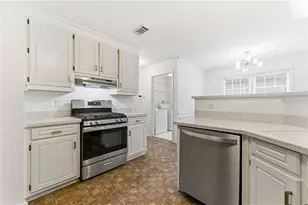 630 Georgian Hills Dr, Lawrenceville, GA 30045 - Photo 13