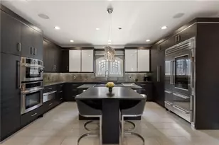 790 Glenairy Dr, Atlanta, GA 30328 - Photo 17