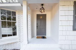 3595 Old Ivy Ln NE, Atlanta, GA 30342 - Photo 3