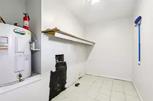 605 Robert E Lee Pkwy, Jonesboro, GA 30238 - Photo 11