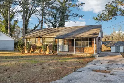 605 Robert E Lee Parkway, Jonesboro, GA 30238 - Photo 3