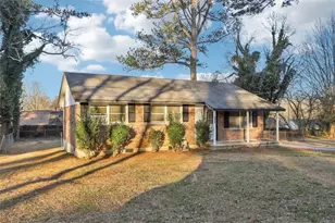 605 Robert E Lee Pkwy, Jonesboro, GA 30238 - Photo 1