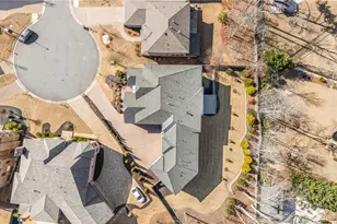 925 Sunny Meadows Ln, Marietta, GA 30062 - Photo 3