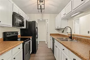 523 Warm Springs Cir, Roswell, GA 30075 - Photo 7