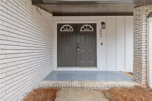 862 Hearthstone Dr, Stone Mountain, GA 30083 - Photo 3