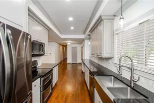 399 Hammond Dr, Atlanta, GA 30328 - Photo 15