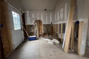 2005 Arlington Cir NW, Atlanta, GA 30318 - Photo 9