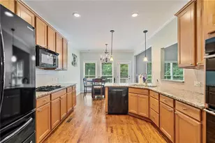 4915 Lazy Creek Ct, Cumming, GA 30028 - Photo 15