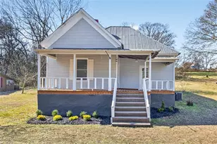 246 Spring St, Commerce, GA 30529 - Photo 1