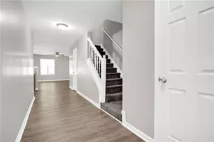 6320 Hickory Ln Cir, Union City, GA 30291 - Photo 3