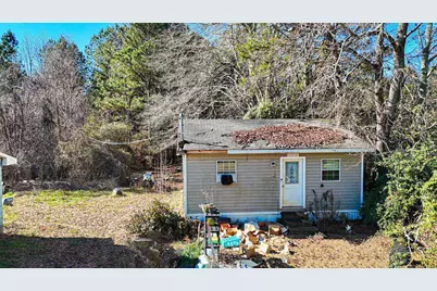 1013 Veterans Parkway, Barnesville, GA 30204 - Photo 13