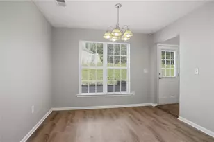 9553 Lakeview Cir, Union City, GA 30291 - Photo 15