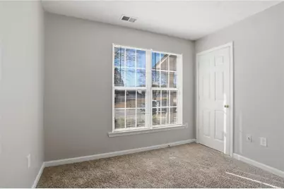 9553 Lakeview Circle, Union City, GA 30291 - Photo 17