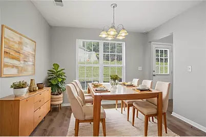 9553 Lakeview Circle, Union City, GA 30291 - Photo 5