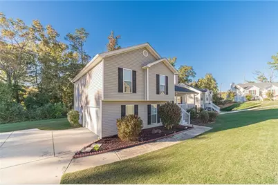 583 Embassy Walk, Winder, GA 30680 - Photo 5