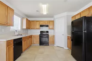 2721 S Hills, Riverdale, GA 30296 - Photo 11