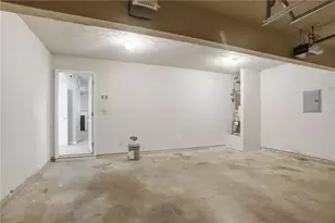 2721 S Hills, Riverdale, GA 30296 - Photo 27