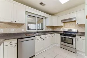 1358 Murdock Rd, Marietta, GA 30062 - Photo 3