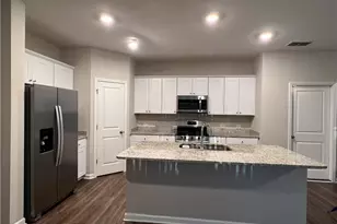 2008 Nuthatch Dr, Hoschton, GA 30548 - Photo 3