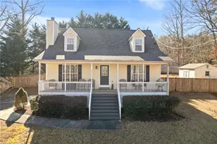 6720 Honeysuckle Ln, Gainesville, GA 30506 - Photo 1