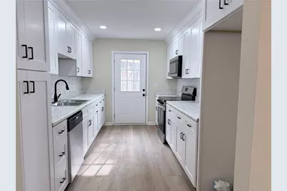 1223 Kathy Court NE, Conyers, GA 30012 - Photo 7