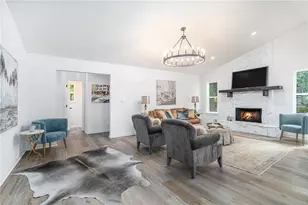 9760 Loblolly Ln, Roswell, GA 30075 - Photo 9