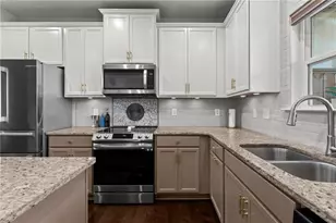 3521 Hedgeway Ln, Kennesaw, GA 30144 - Photo 15