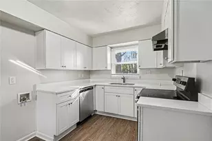 1660 Valencia Rd, Decatur, GA 30032 - Photo 9