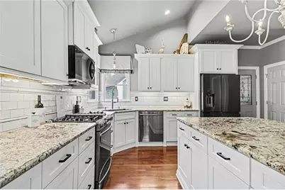 5995 Lake Windsor Parkway, Buford, GA 30518 - Photo 11