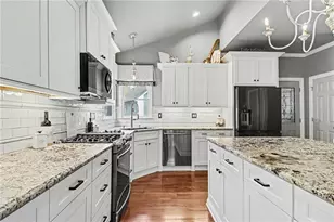 5995 Lake Windsor Pkwy, Buford, GA 30518 - Photo 11