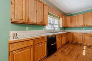 200 Fairway Ridge Dr, Alpharetta, GA 30022 - Photo 3