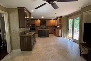 300 Shelli Ln, Roswell, GA 30075 - Photo 15