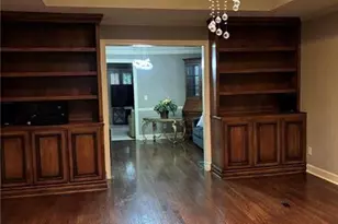 300 Shelli Ln, Roswell, GA 30075 - Photo 3