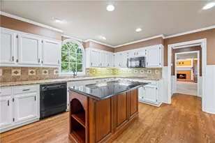 2205 Parliament Dr, Lawrenceville, GA 30043 - Photo 19