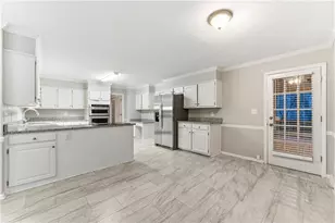 4397 Windsor Oaks Cir, Marietta, GA 30066 - Photo 9