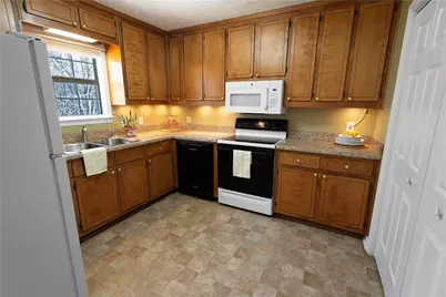 7231 Ironwood Drive, Gainesville, GA 30507 - Photo 9