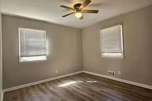 1058 Phillips Cir, Forest Park, GA 30297 - Photo 11