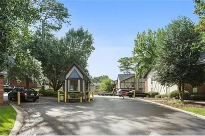 6851 Roswell Road #D10, Atlanta, GA 30328 - Photo 3