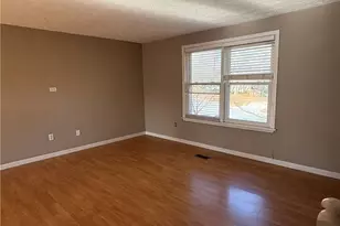 10415 Plantation Bridge Dr, Alpharetta, GA 30022 - Photo 5