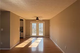 10415 Plantation Bridge Dr, Alpharetta, GA 30022 - Photo 7