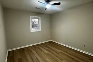 6160 Shoreland Cir, Buford, GA 30518 - Photo 7