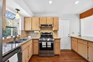 1198 Haven Brook Way NE, Brookhaven, GA 30319 - Photo 9