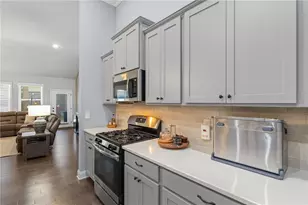 1304 Burnam Wood Dr, Gainesville, GA 30501 - Photo 11