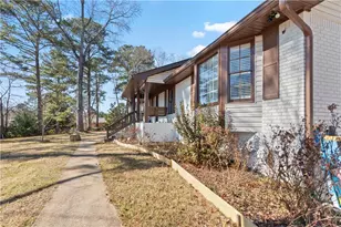 8951 Country Club Dr, Douglasville, GA 30134 - Photo 11