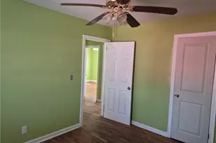 880 White Oak Dr, Forest Park, GA 30297 - Photo 9