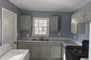 880 White Oak Dr, Forest Park, GA 30297 - Photo 5