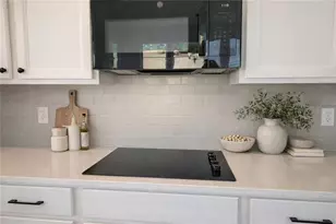 1532 Liberty Park Dr, Braselton, GA 30517 - Photo 3