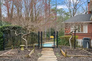 8915 Huntcliff Lake Ct, Sandy Springs, GA 30350 - Photo 63