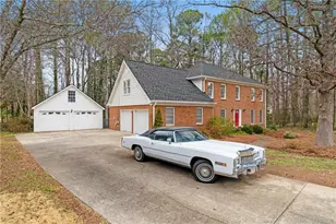 3033 Coach Ln, Marietta, GA 30062 - Photo 3