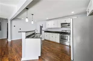 240 W Lake Dr NW, Atlanta, GA 30314 - Photo 7